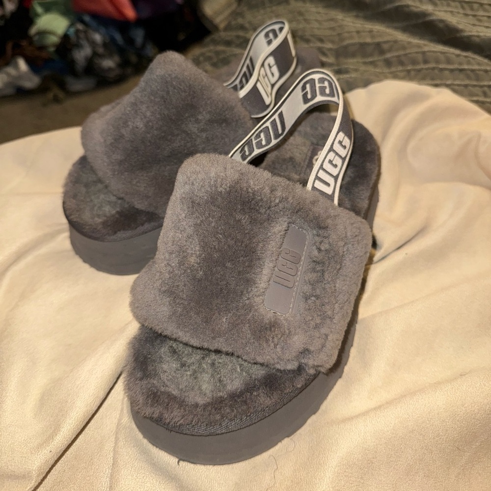 UGG Fluffy Gray Sandals